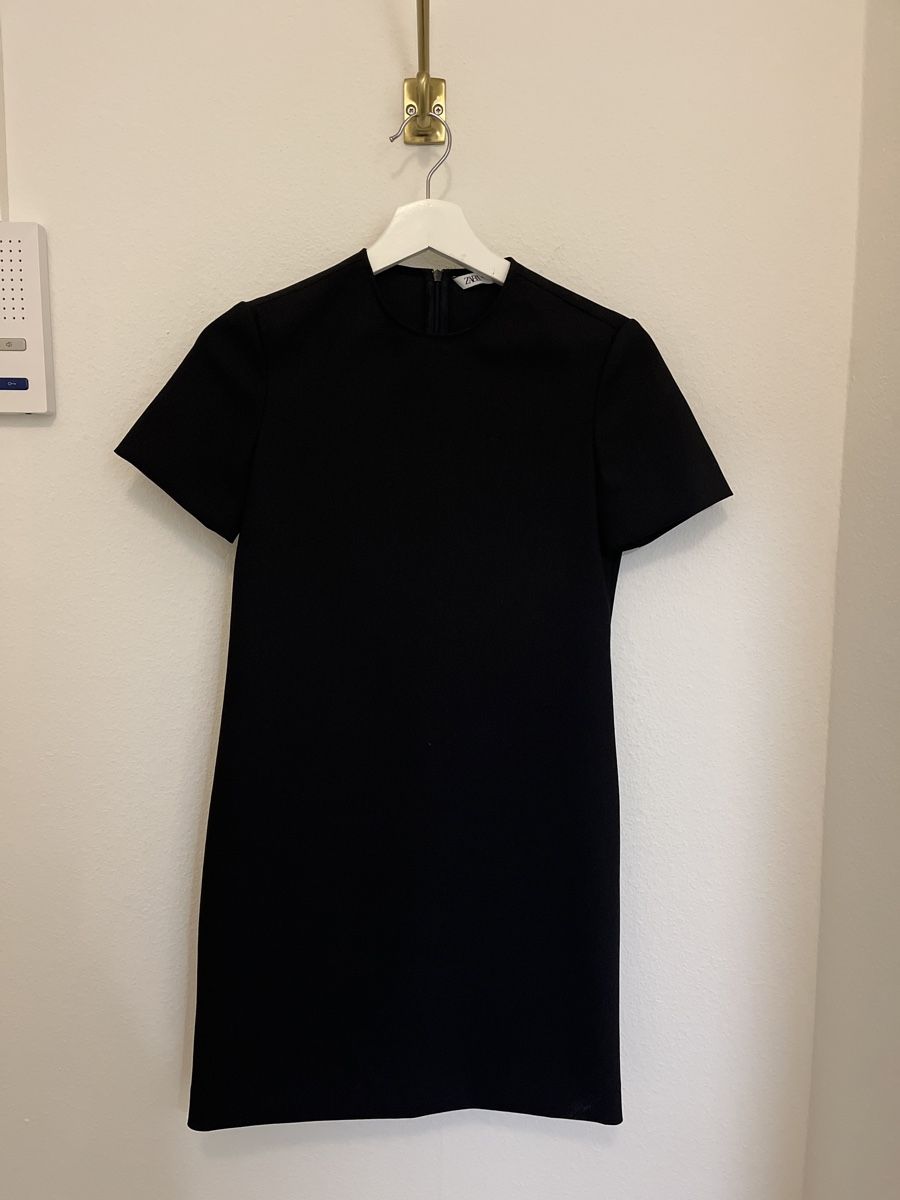 Vestiti: 4er Pack Schwarze Businesskleider – Usato da Luzern venduto da SonjaBucher 2