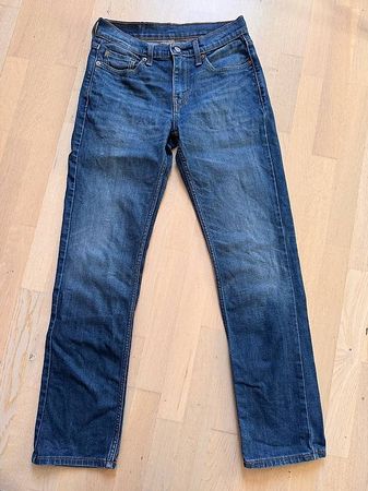 Blaue Levis Jeans