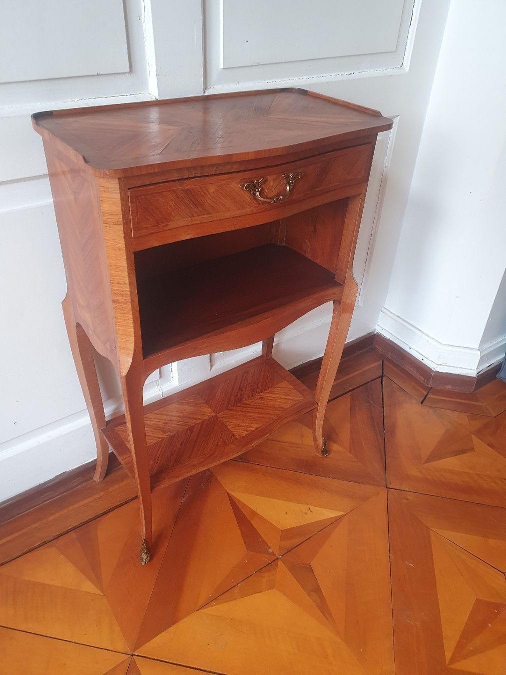 Console: Schöne Konsole – Usato da Flawil venduto da Naphtali