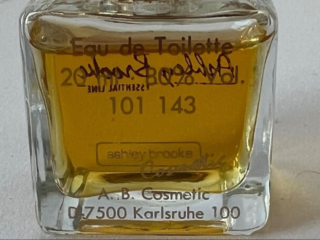 Parfum & Eau de Toilette: Eau de Toilette ASHLEY BROOKE 20ml – Gebraucht aus Kestenholz von Porsche117 2