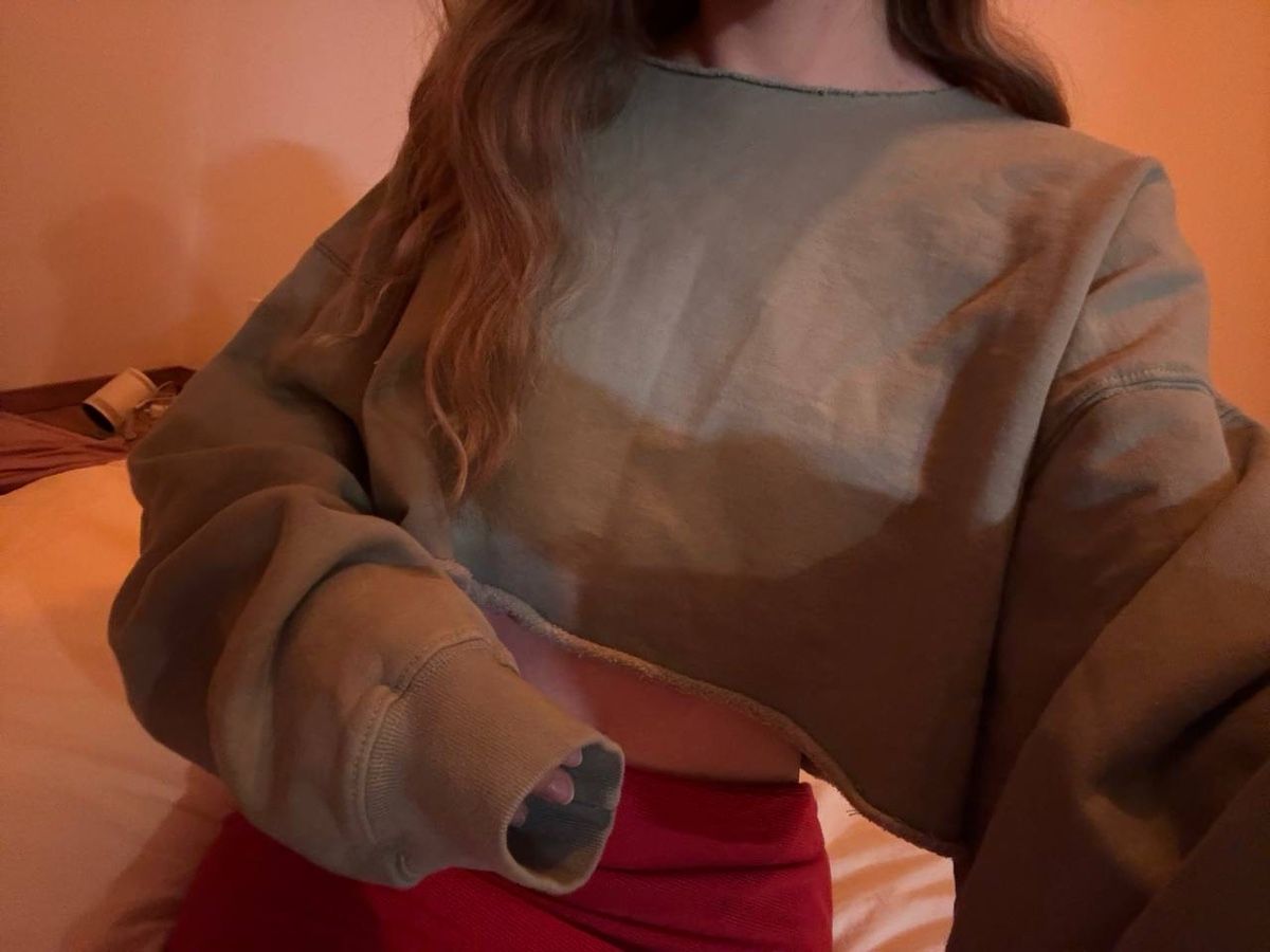 Brandy Melville Maglioni & Felpe: Brandy Melville NEU Pullover Croptop – Nuovo e nell'imballaggio originale da Köniz venduto da Esmada 1