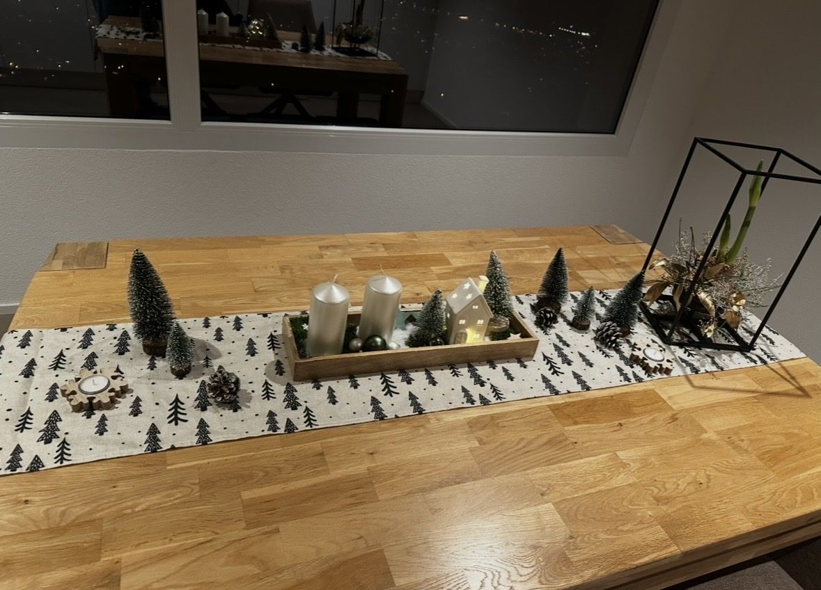 Tische: Esstisch (ohne Stühle) – Gebraucht aus Wolfhalden von fas_jp6f 1