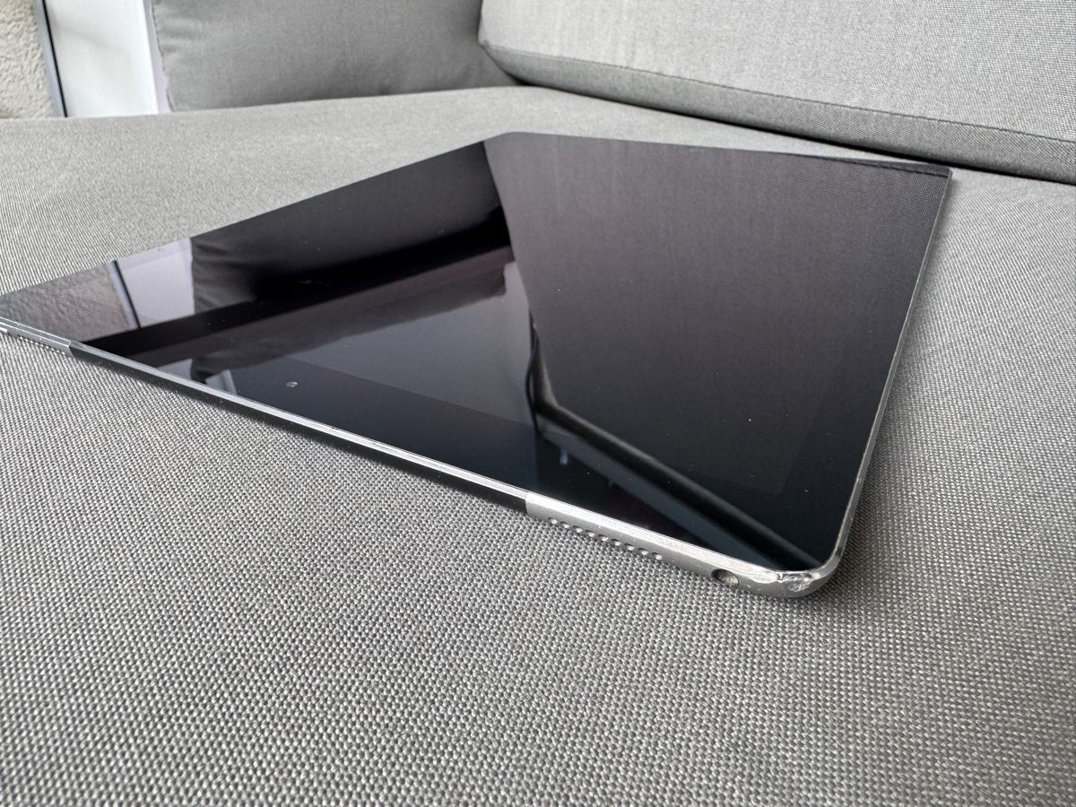 Apple Tablet PC: Apple iPad Pro 12.9  iCloud – Difettoso da Lausanne venduto da Denis- 6