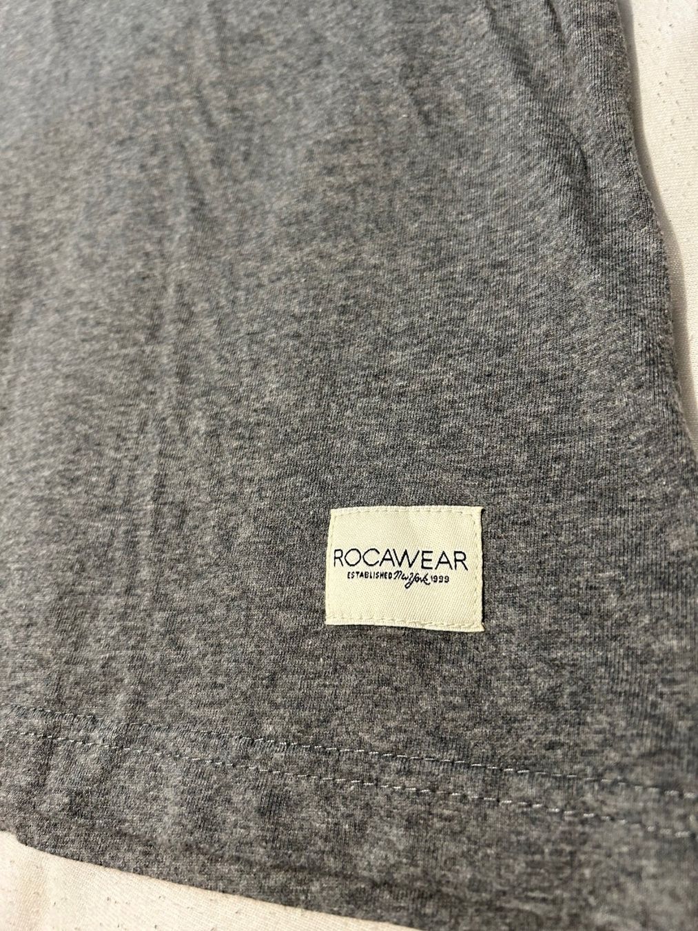T-Shirts: ROCAWEAR Brooklyn Muscle Shirt – Gebraucht aus Flawil von bridge28 1