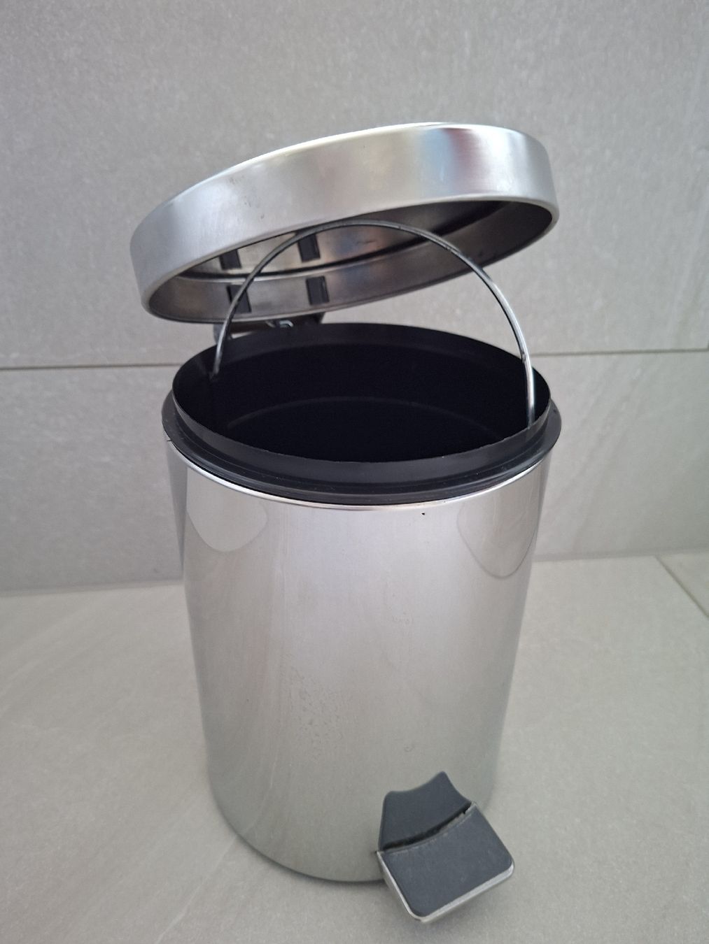 Poubelles: Kosmetikeimer Edelstahl mit Inneneimer – D'occasion à Merlischachen par rehpark1 1