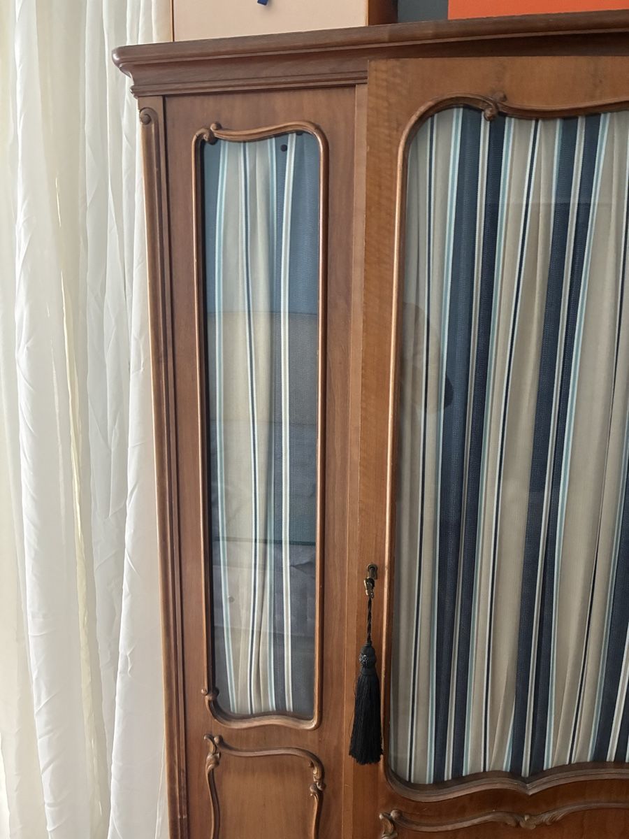 Armadi: Vintage Schrank/ Vitrine / Kleiderschrank – Usato da Au ZH venduto da Daiga 1