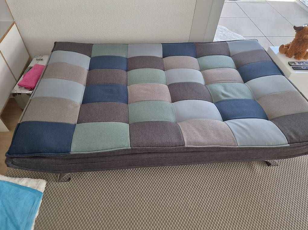 Conforama Sofas: Conforama Schlafsofa / Bettsofa im Patchwork-Design – D'occasion à Gelterkinden par coco824 4