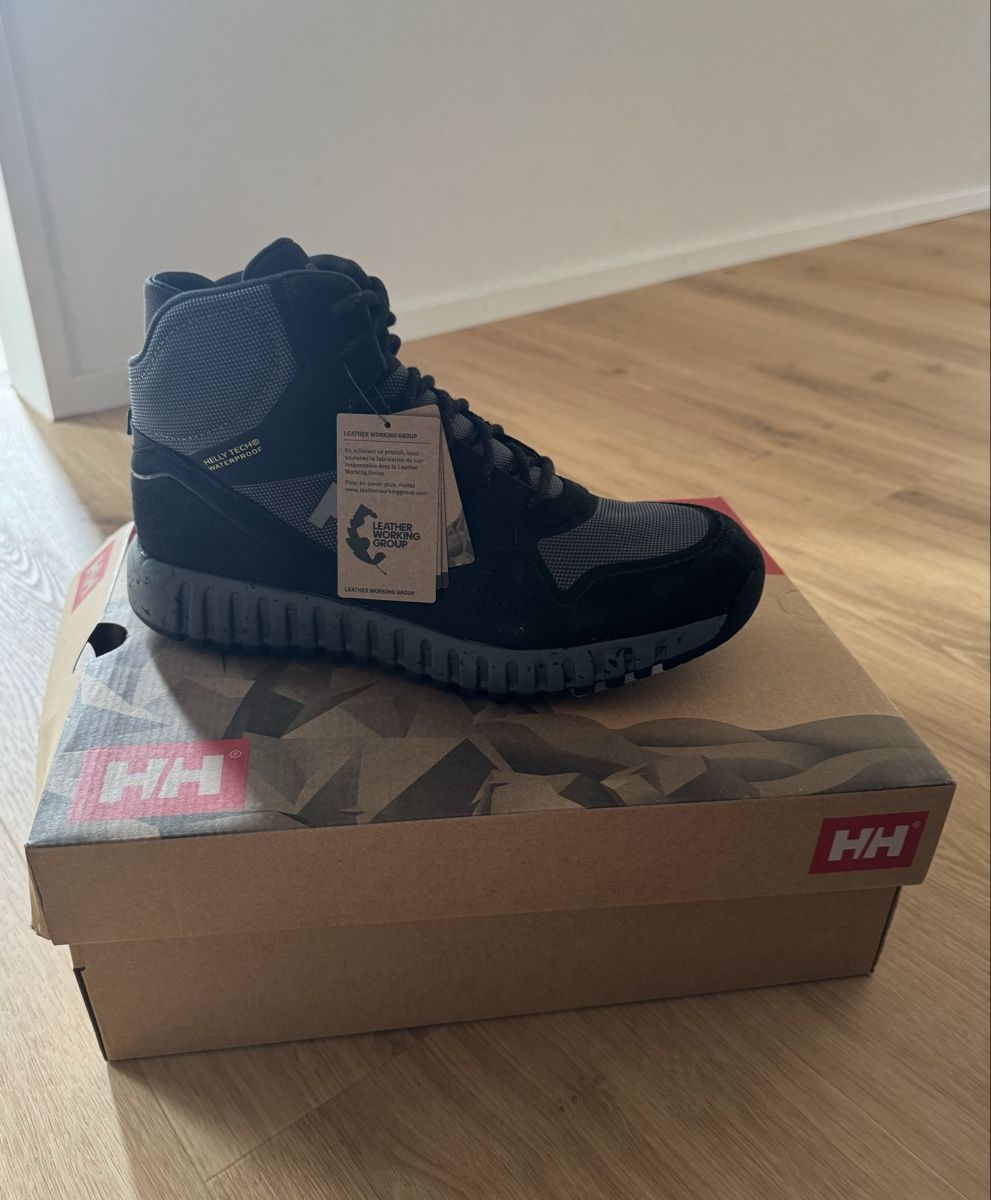 Helly Hansen Scarpe da uomo: MONASHEE ULLR HT Nr. 43 – Nuovo e nell'imballaggio originale da Einsiedeln venduto da Nadine_Nadine