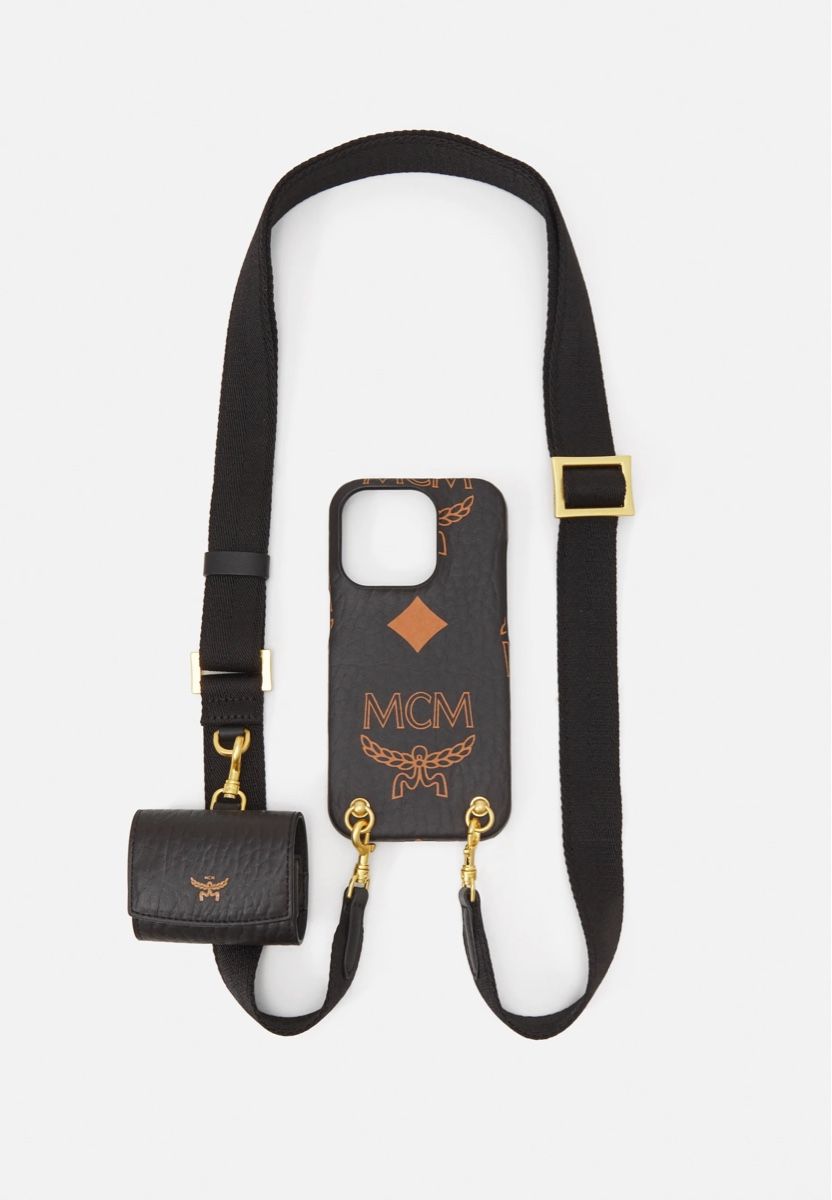 Mcm Covers & Schutzfolien: MCM Handyhülle IPhone 15 Pro Original! – Neu (gemäss Beschreibung) aus Dietikon von Prfk11..