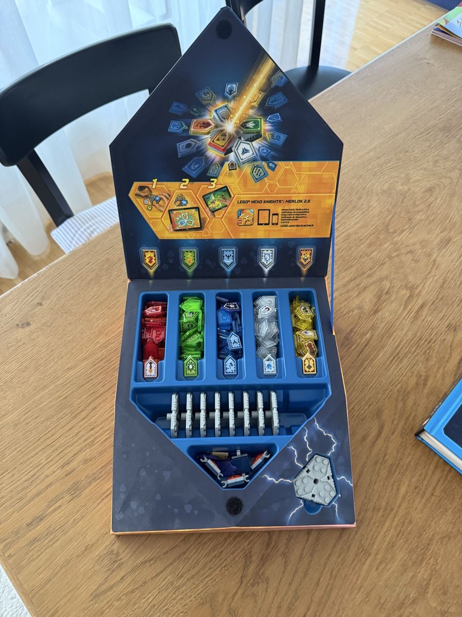 Lego Giocattoli: Lego Nexo Knights Schilder Sammlung mit Buch  – Usato da Zürich venduto da JBZH 2