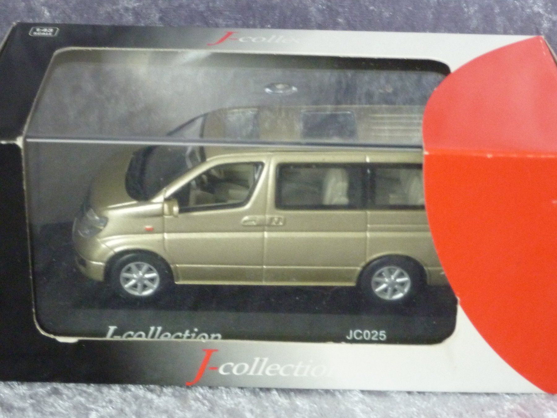 Nissan Modellini d'auto: Nissan EL Grand 2002  1:43 – Nuovo e nell'imballaggio originale da Dürrenäsch venduto da modellautos4you 1