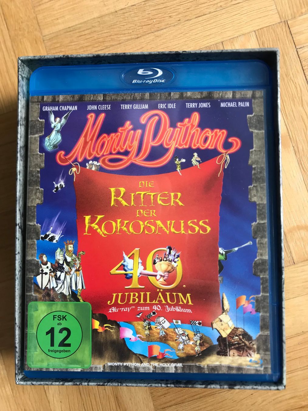 Tutti i DVDs: Monty Python - Ritter der Kokosnuss - 40. Jubiläum - Blu-ray – Nuovo (secondo la descrizione) da Zürich venduto da Malcom 1