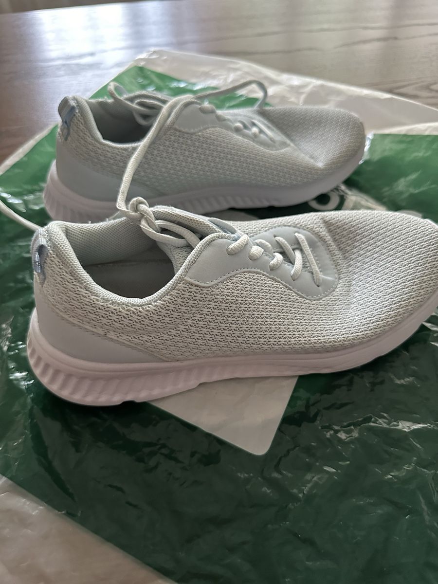Chaussures femmes: Turnschuhe, Gr.39 – D'occasion à Neuenhof par prada010 4