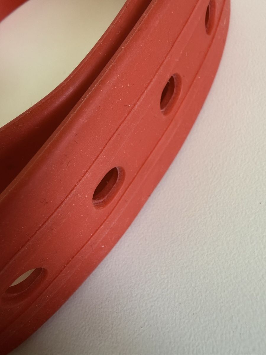 Cinture: Roter Gummigürtel von Replay – Usato da Zürich venduto da Jamezone 4