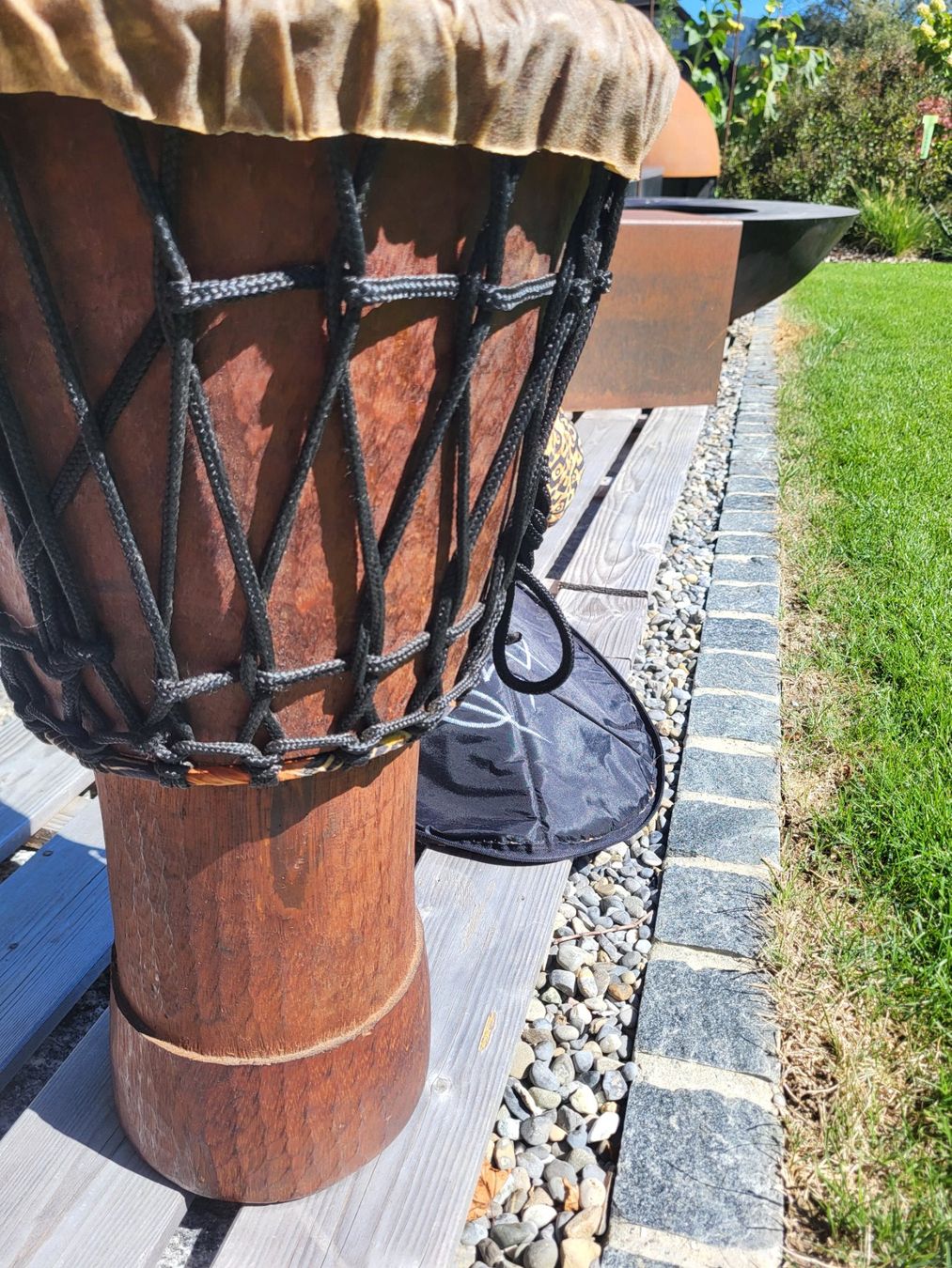 Strumenti musicali: Djembe mit vollem Klang – Usato da Rifferswil venduto da Jchb 1