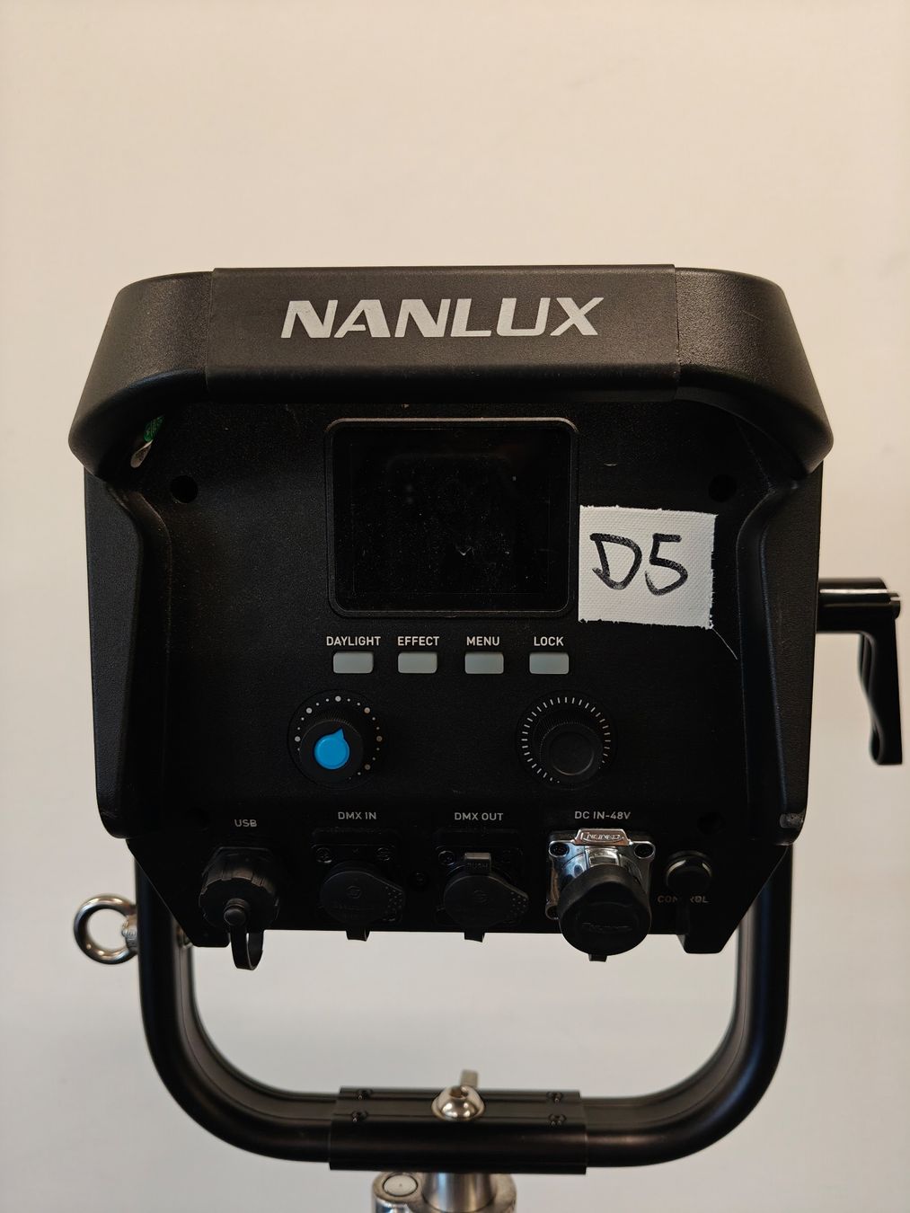Lampade: Nanlux Evoke 1200D LED Filmscheinwerfer Kit mit Flight Case – Usato da Schlieren venduto da CINElight 5