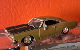 Plymouth Roadrunner 1968 Modell Metall 1:64