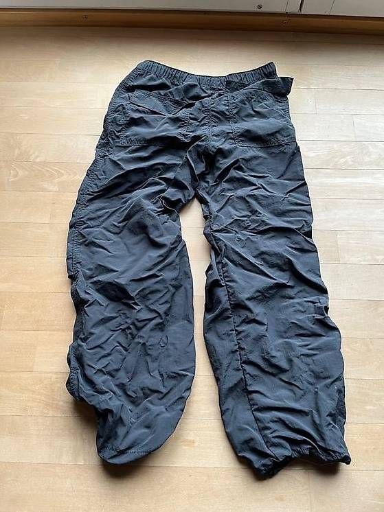 Pantaloni: graue Outdoor Hosen – Usato da Luzern venduto da nad_2my8 2