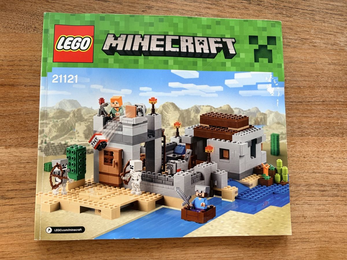 Lego Spielzeuge: Lego Minecraft 21121 - WÜSTENAUSSENPOSTEN – Gebraucht aus Zürich von Ayura06