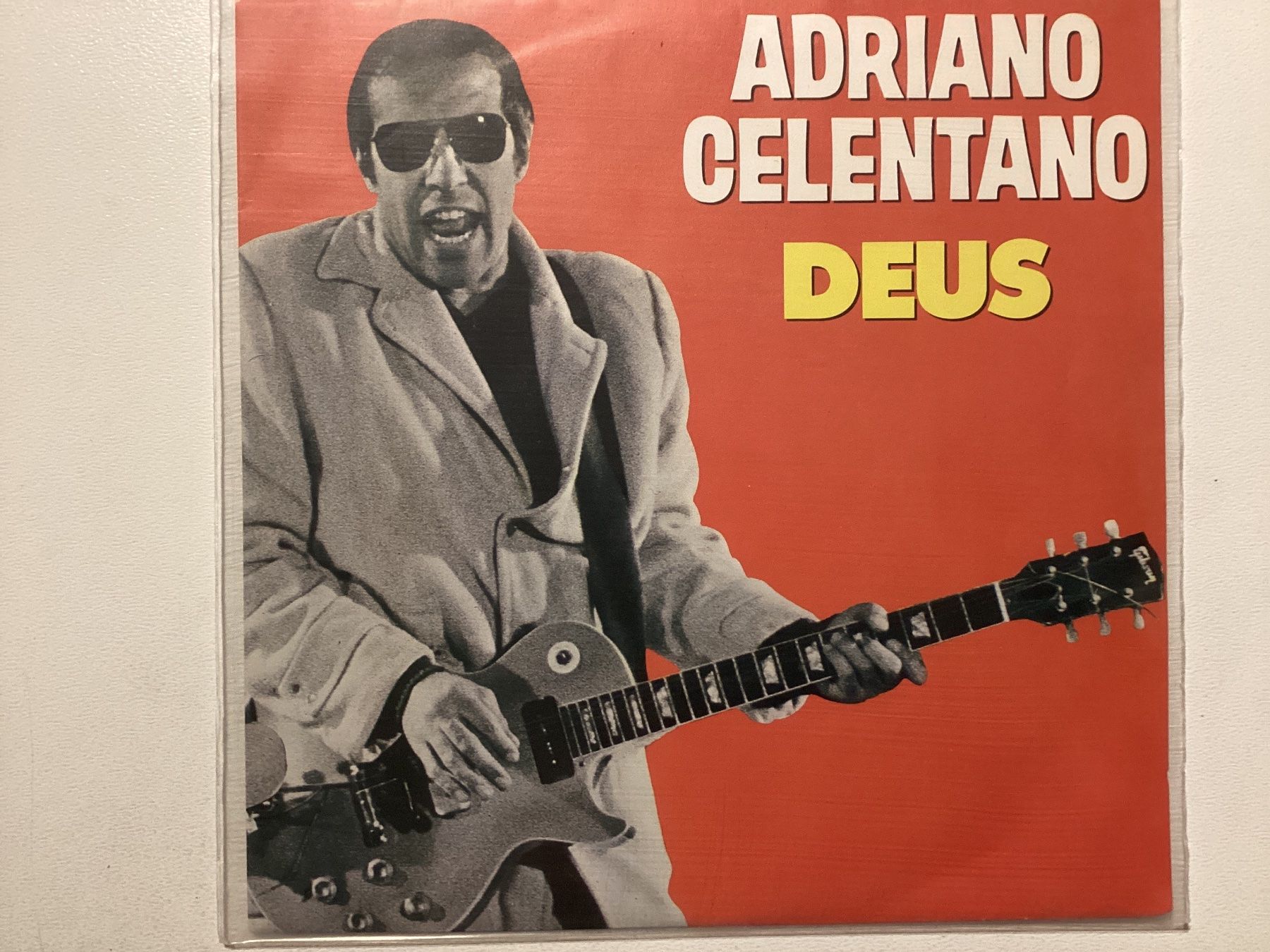 Dischi in vinile: Adriano Celentano Single - Deus / Lestate E’Gia Qua – Usato da Gutenswil venduto da Hamzian