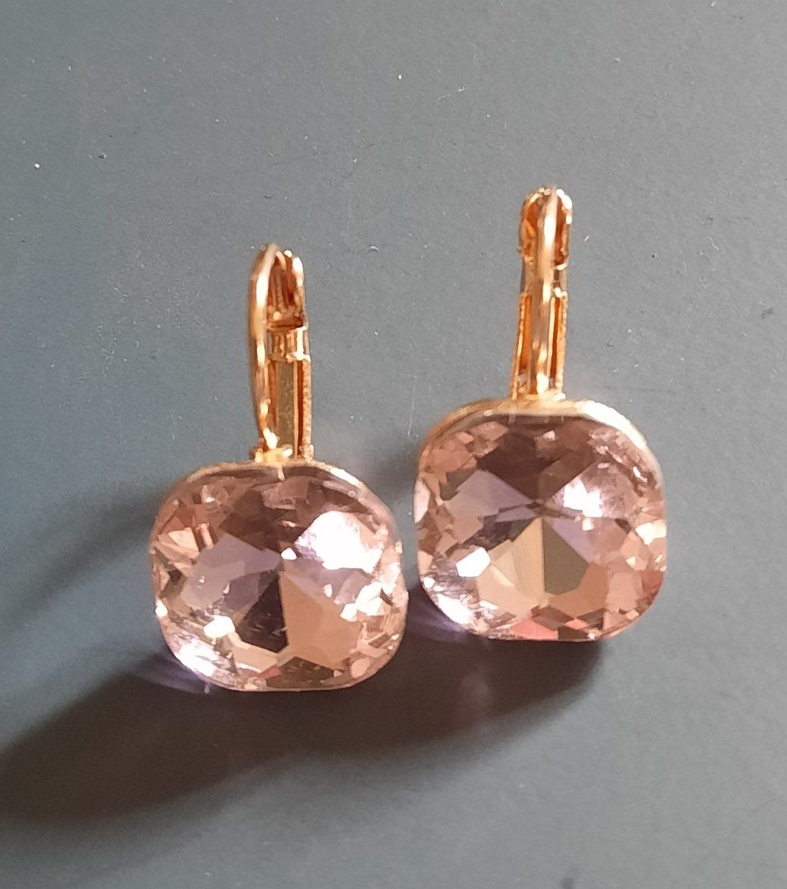 Ohrringe & -stecker: Ohrhänger goldfarben Glassteine blassrosa – Neu (gemäss Beschreibung) aus Uster von sista-esta