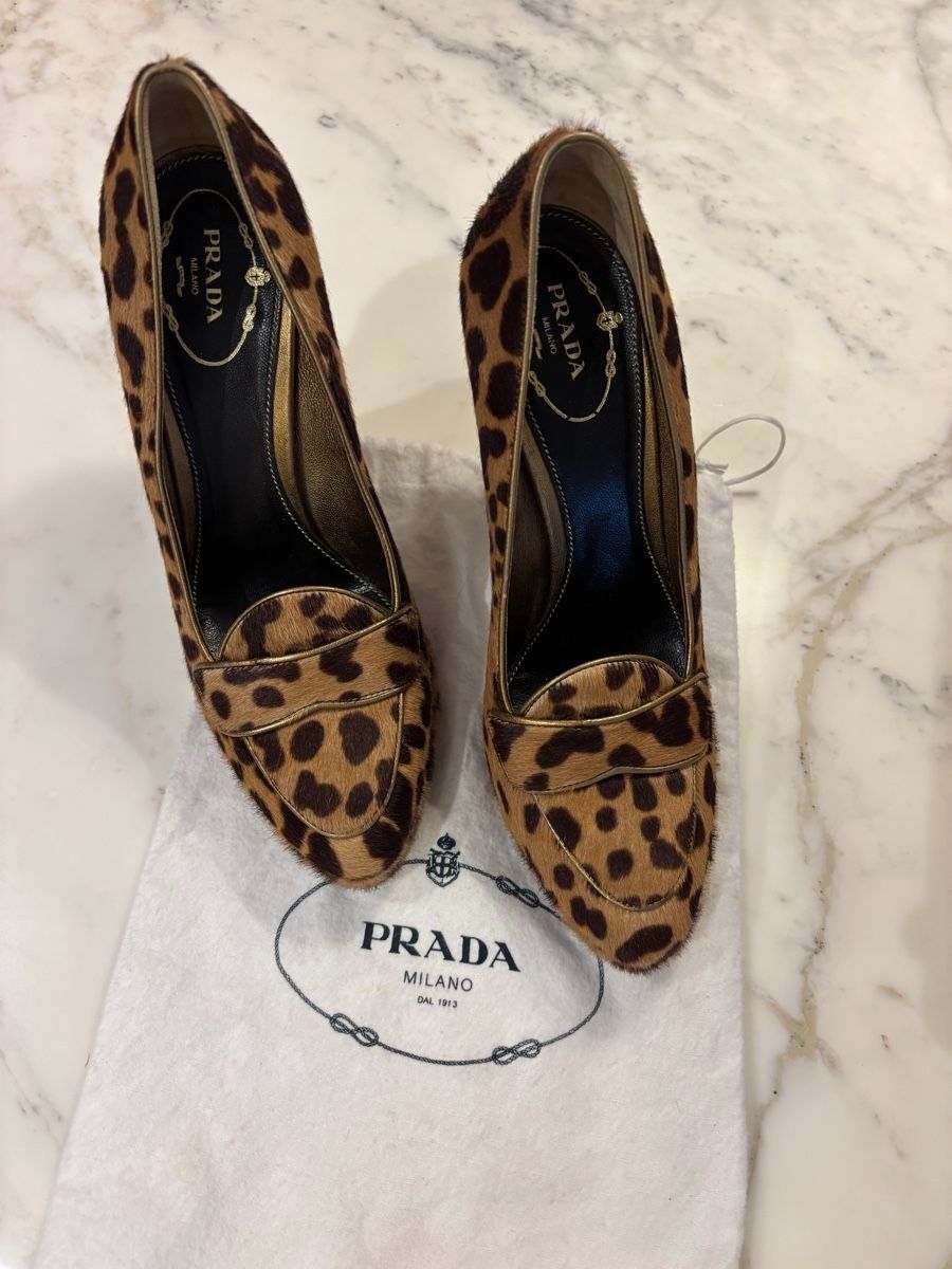 Prada Scarpe da donna: Prada Fellpumps Gr. 37.5 – Usato da Stallikon venduto da ulv_k7jj