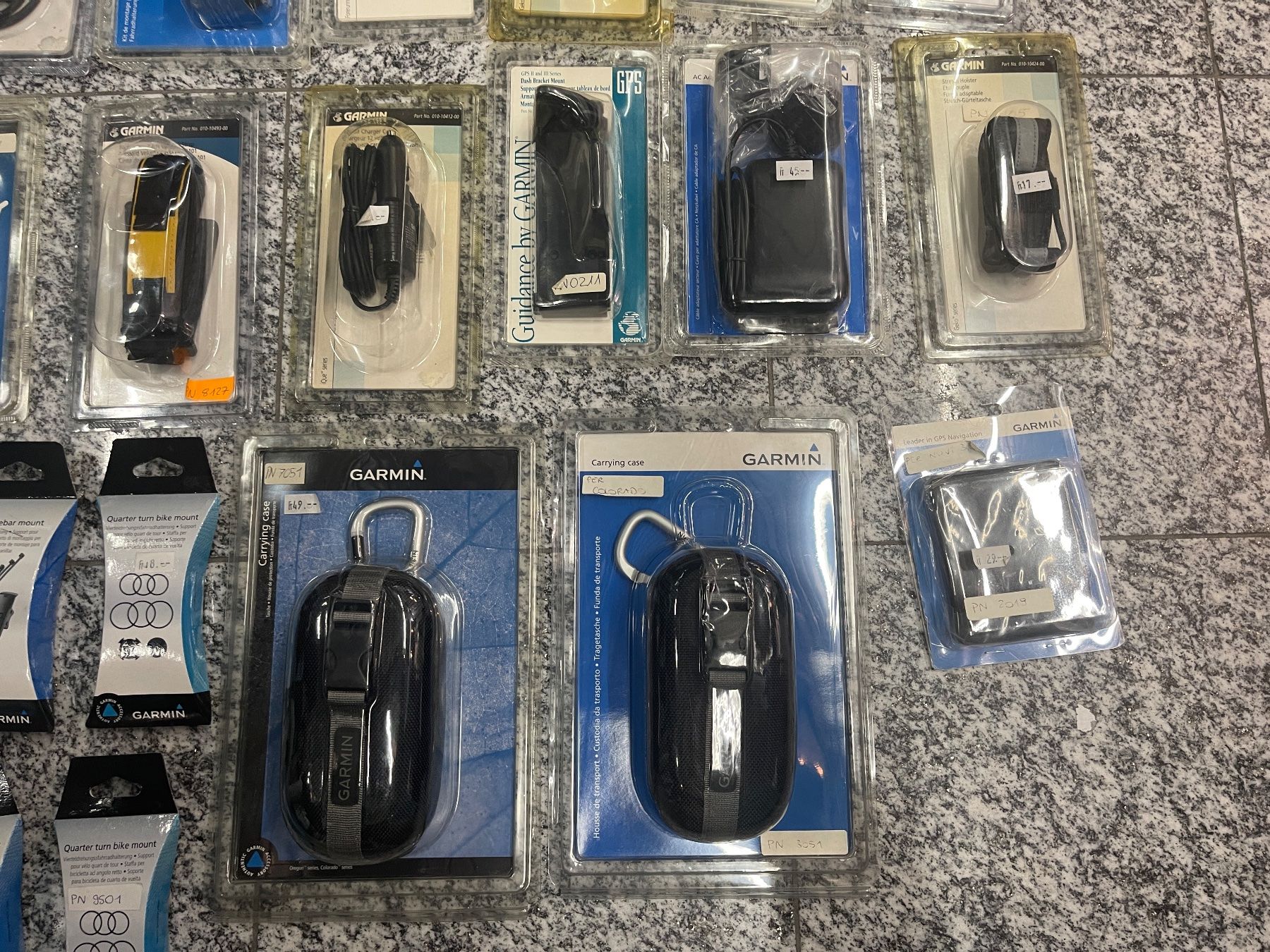 Garmin Smartwatch: 24x Bundle Garmin Accessories – Gebraucht aus Bellinzona von CarpiFotoSA 3