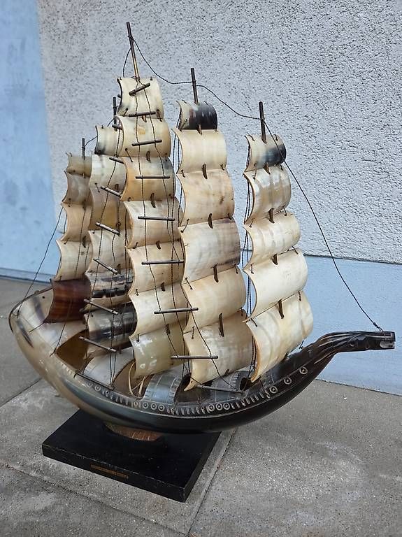 Tutte le decorazioni: Dekoratives Segelschiff aus Horn – Usato da Basel venduto da mtu_gmj2