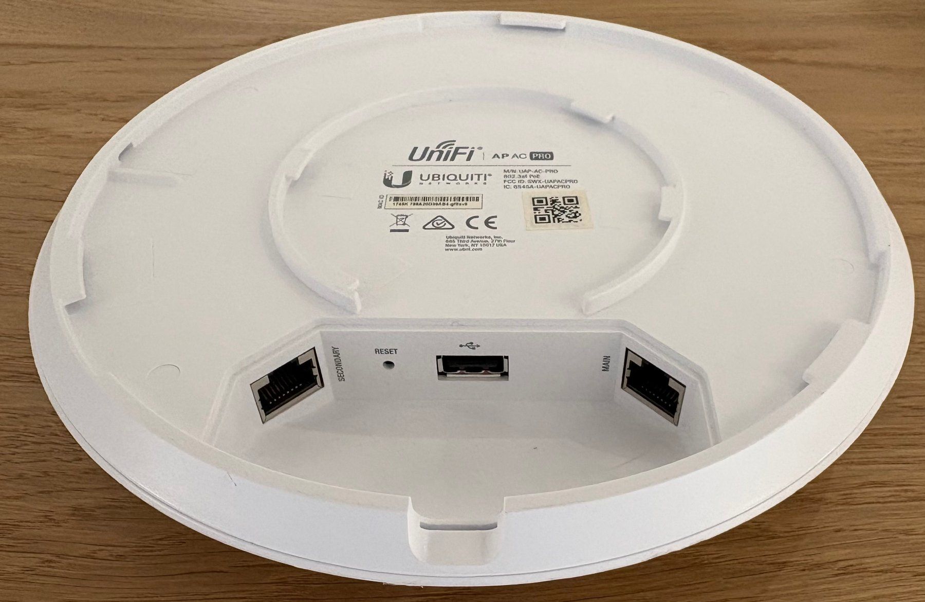 WiFi: Ubiquiti UniFi AccessPoint AC-Pro – D'occasion à Zürich par Gaikokujin 3