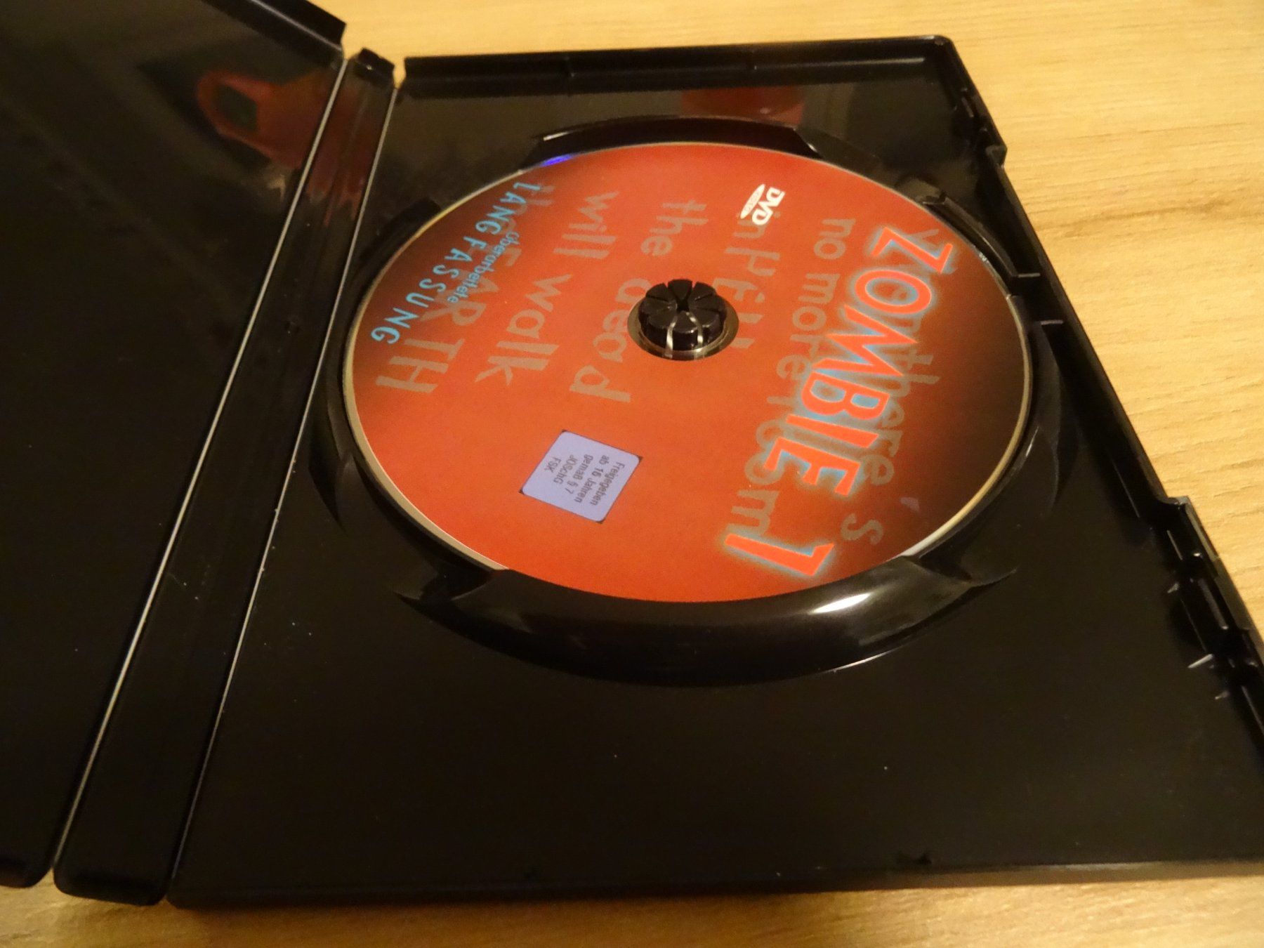 Tutti i DVDs: Zombie 1 - Langfassung DVD – Usato da Olten venduto da Disc-Verkauf 1