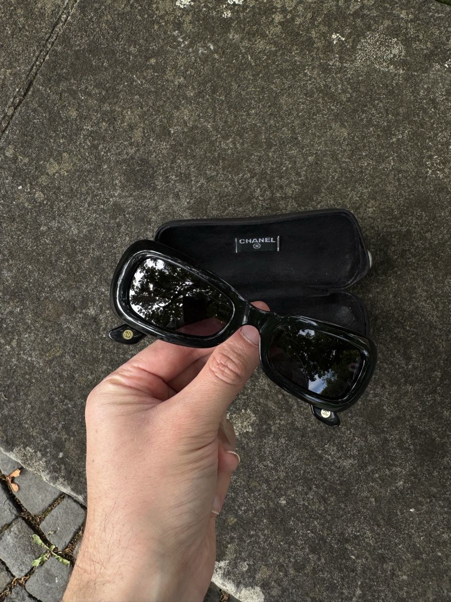 Chanel Brillen & Gläser: Chanel Butterfly Sunglasses Black Luxury – Gebraucht aus Effretikon von rus_2l2p