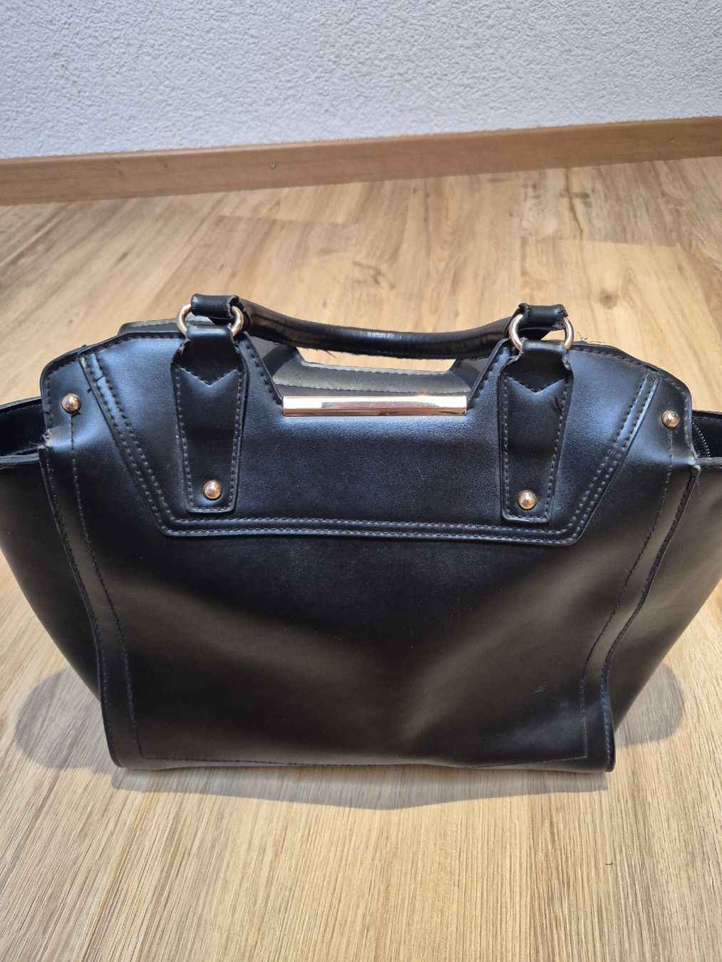 Taschen für Damen: Atmosphere Handtasche schwarz – Gebraucht aus St. Gallen von ali_tms5 1