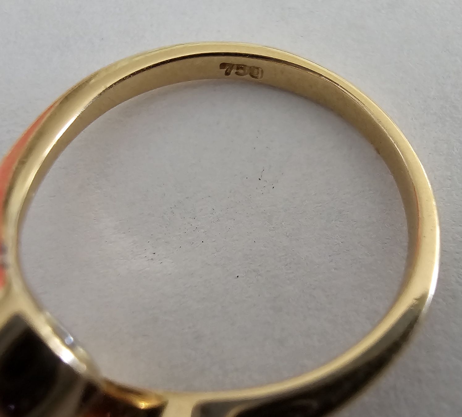 Ringe: Goldring mit Brillant 750, 18k – Gebraucht aus Grosshöchstetten von Chaotik-Reptil 5