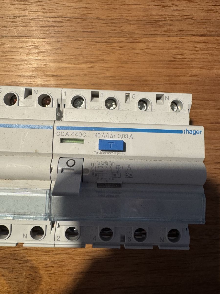 Hager Elektronikbauteile: Hager CDA 440C Fehlerstromschutzschalter – Gebraucht aus Grossaffoltern von livu98all 1