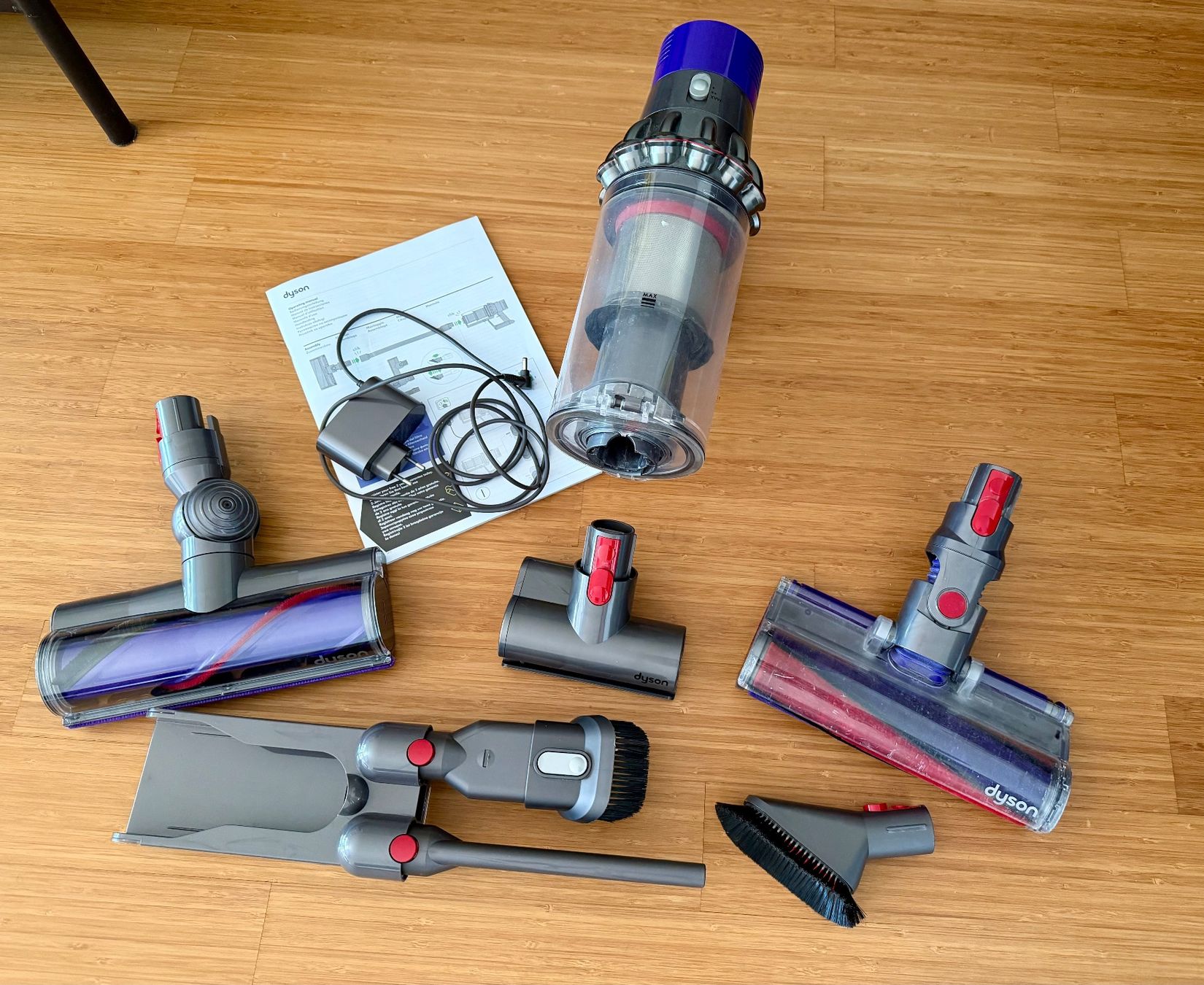 Dyson Staubsauger & Zubehör: Dyson V10 Absolute OHNE Saugrohr – Gebraucht aus Bremgarten b. Bern von Filou73