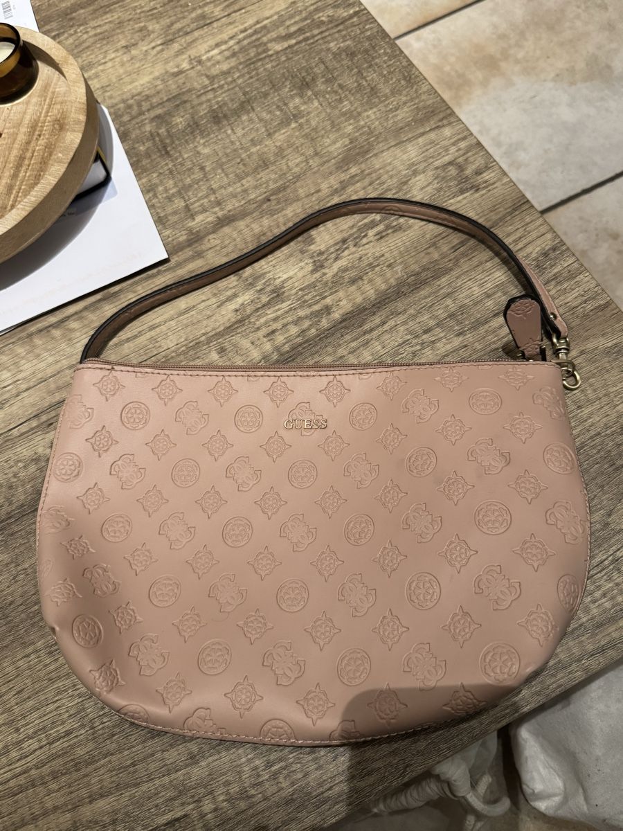Guess Borse da donna: Sac GUESS rose poudré – Nuovo (secondo la descrizione) da Hérémence venduto da aya_z9gs