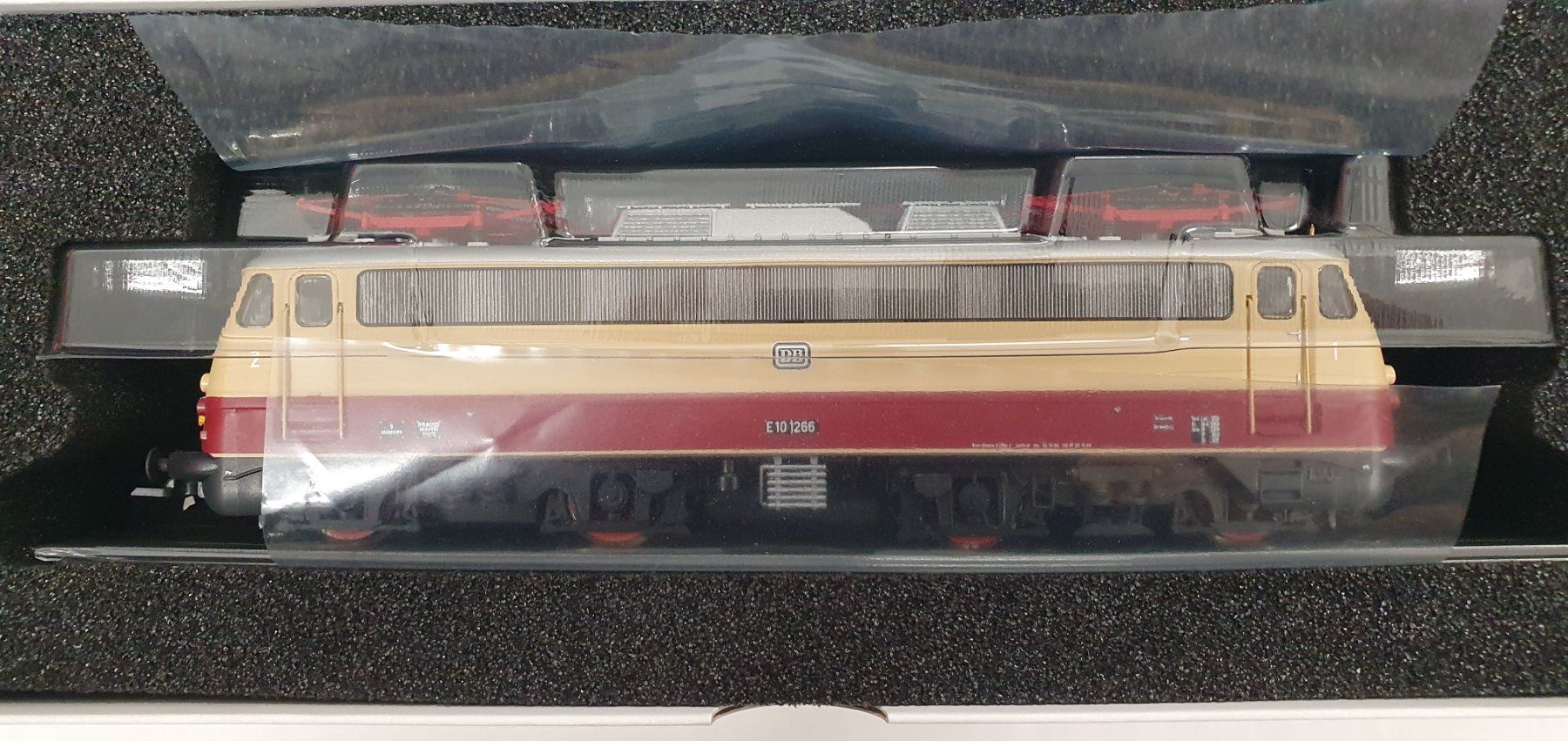 Roco Modellini di ferrovie: Roco 72570 DB E101266 Bügelfalte, mit Sound-Decoder Zimo – Nuovo e nell'imballaggio originale da Würenlos venduto da juruth 2