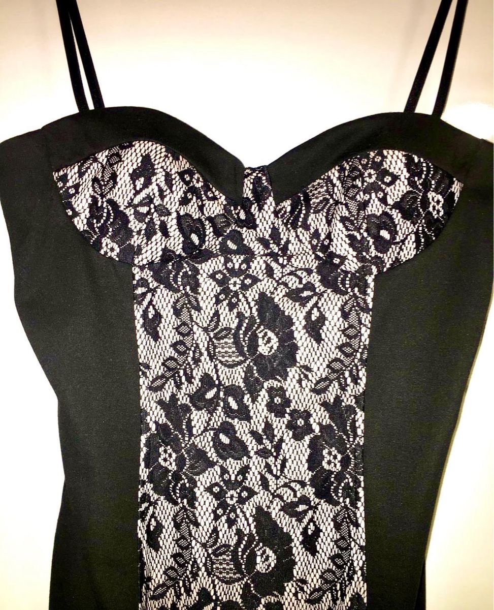 Vestiti: Schwarzes Spitzenkleid mit Pushup & Reissverschluss – Nuovo e nell'imballaggio originale da Zug venduto da Leerminschrank 7