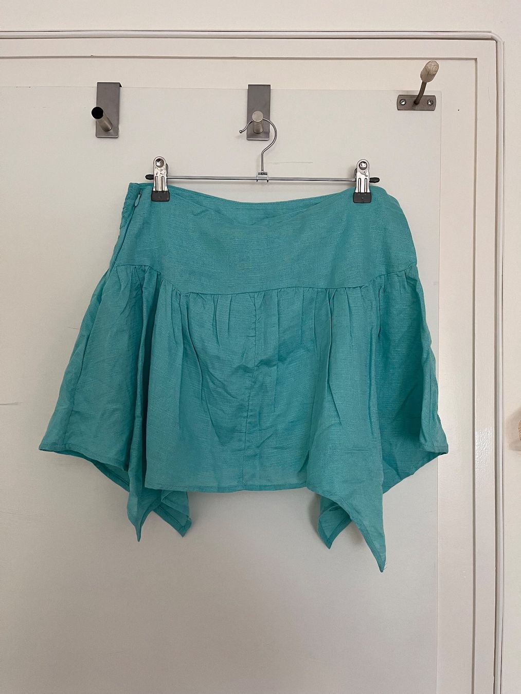 Bershka Gonne: Jupe courte bleu turquoise avec des strass – Nuovo e nell'imballaggio originale da Genève venduto da giulia_almnn 1