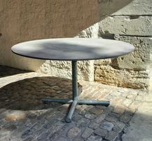 Konvolut 8 stabile runde Gartentische Bistrotische