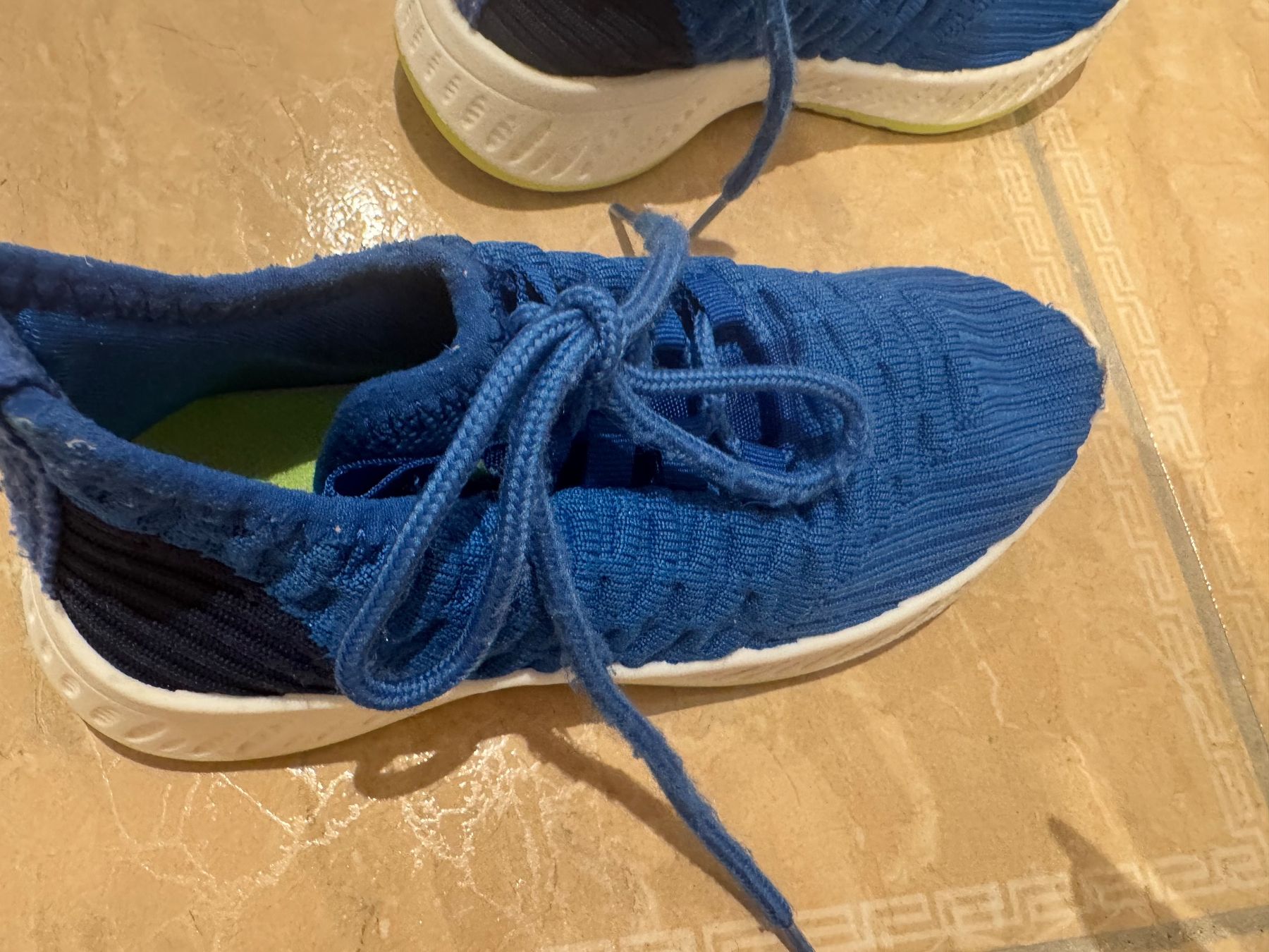Schuhe für Jungen: VTY coole Sportschuhe, 31 – Gebraucht aus Klingnau von Markus14 3
