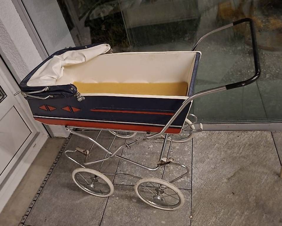 Carrozzine: Vintage Kinderwagen – Usato da Hilterfingen venduto da mus_85w9