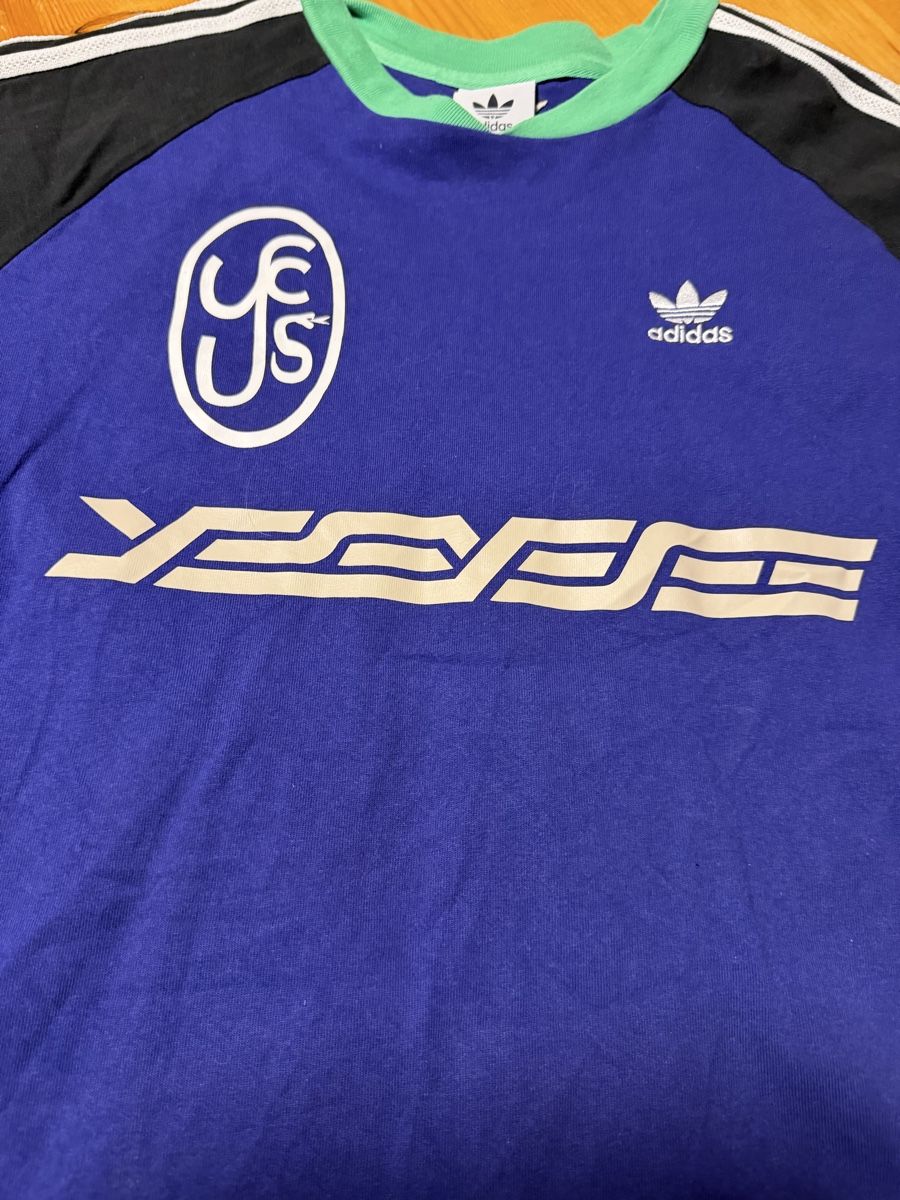 T-shirt: Adidas M-L fit – Nuovo (secondo la descrizione) da Zürich venduto da papaplatte 1
