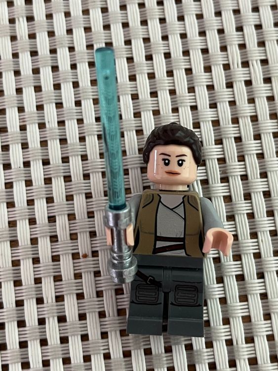 Lego Star Wars Minifigur Rey 75200 mit Lichtschwert (Gebraucht) in ...