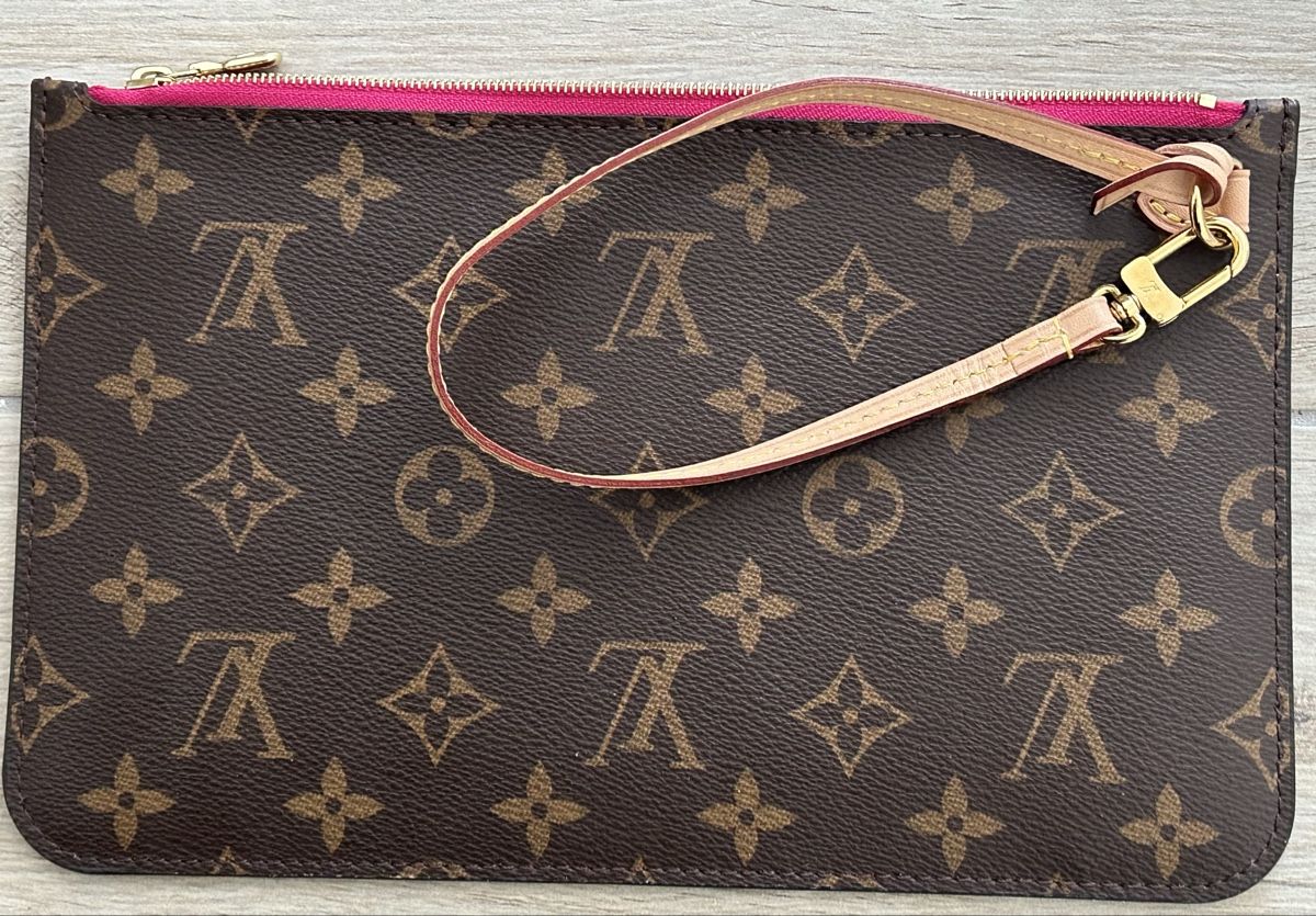 Louis Vuitton Custodie per cosmetici: Pochette LV Monogramm – Nuovo (secondo la descrizione) da Pregassona venduto da Kyttina 1