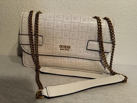 Guess Atene Handtasche mit Goldkette - Top Zustand!