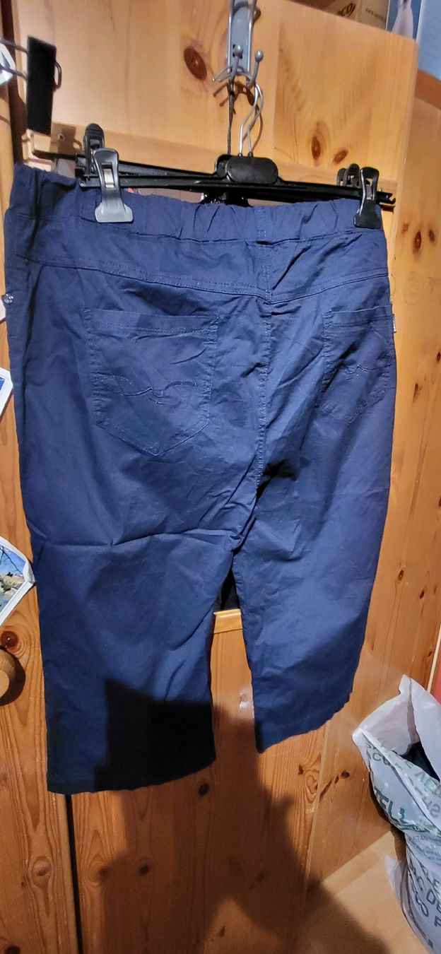 Hosen: Damen 3/4 Hose gr. 48 Dunkelblau – Gebraucht aus Schweizersholz von fuchs06 3