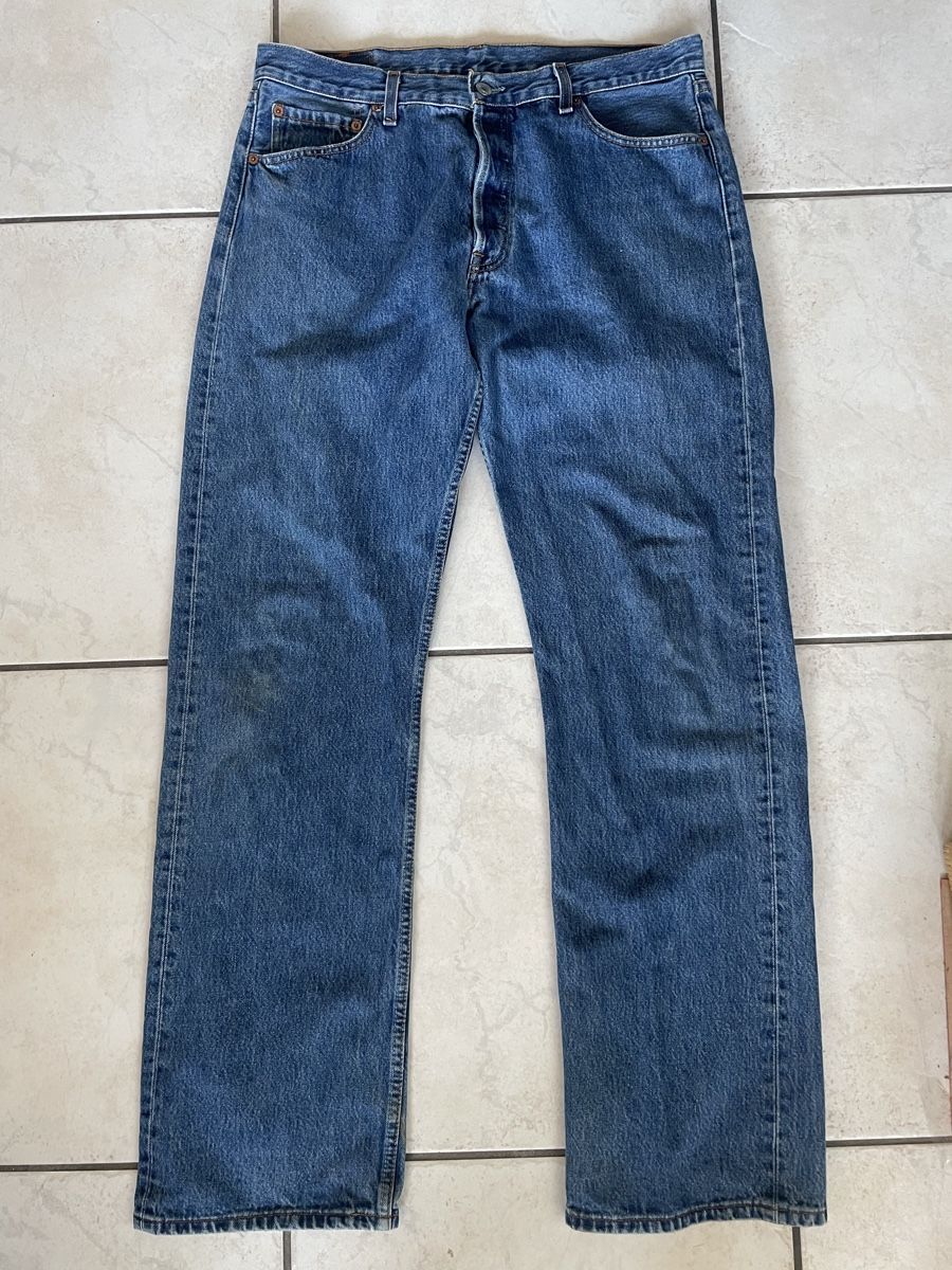 Levi's Jeans: Jean Levi's 501 Vintage Taille 36 34 – Gebraucht aus Vallamand von Bricbracbroc82