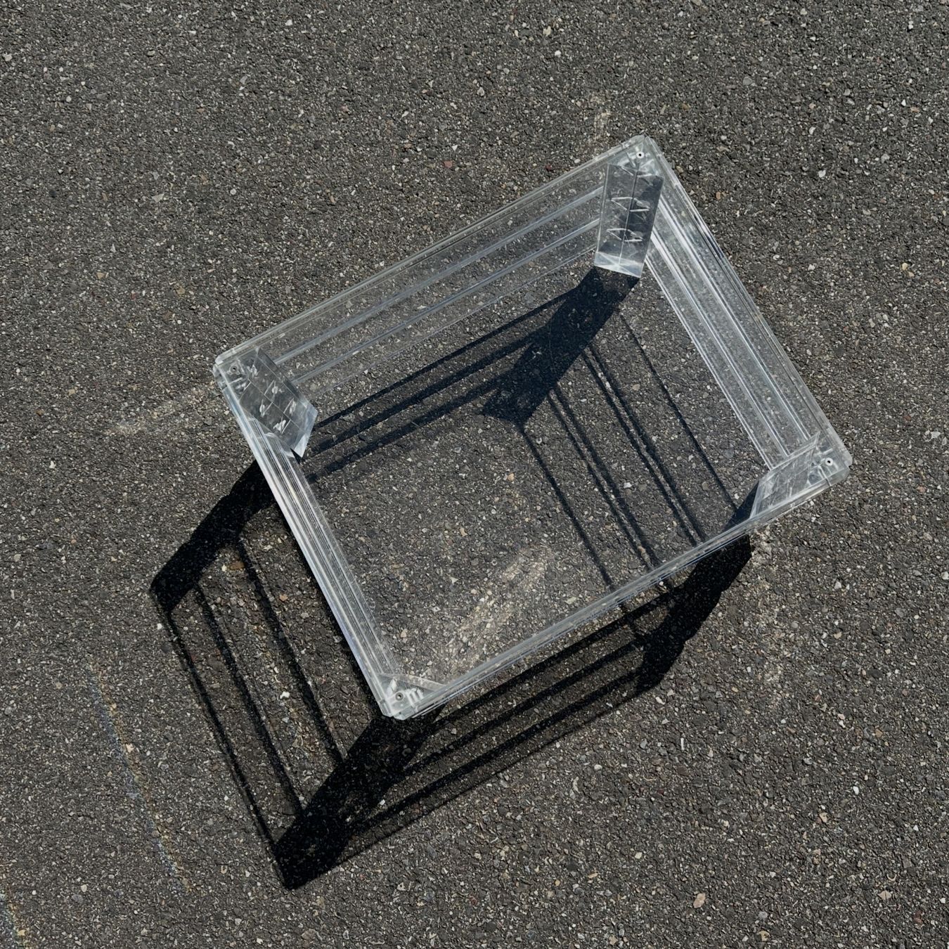 Tavoli: Vintage Plexiglas Beistelltisch – Usato da Zürich venduto da frauflufelberg 4