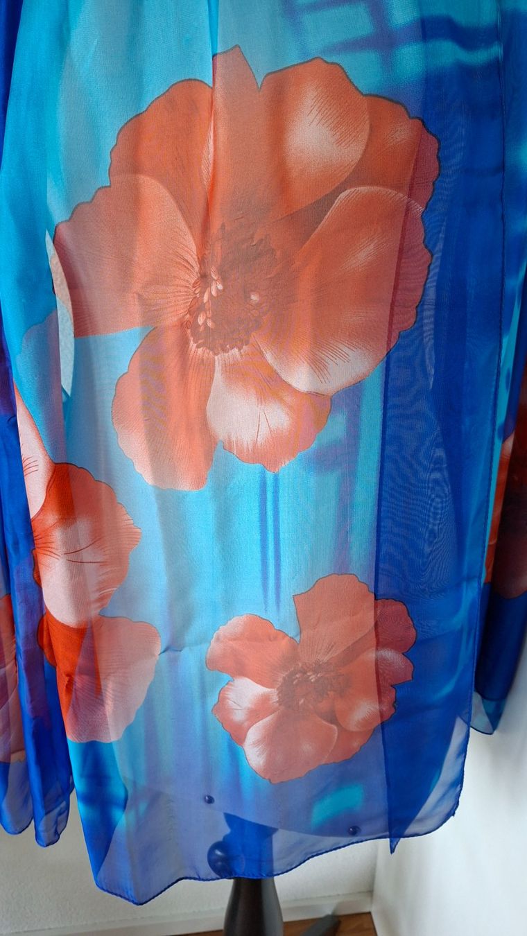 Foulard & Sciarpe: Schal mit Blumenmuster aus VISKOSE / SEIDE – Usato da Gattikon venduto da jeansgli 1